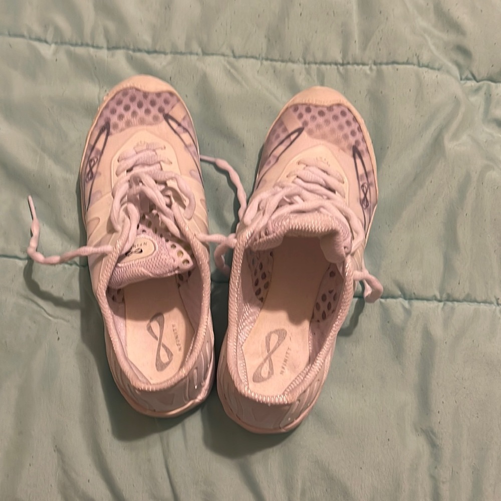 WORN ONCE nfinity vengeance cheer shoes